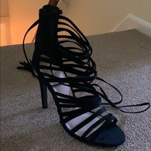 Black lace up heel forever21